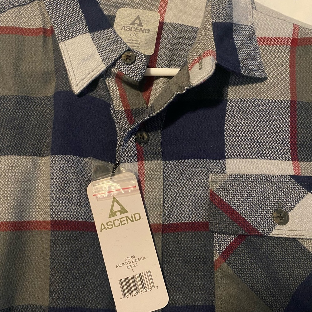 Accents Flannel size L NWT